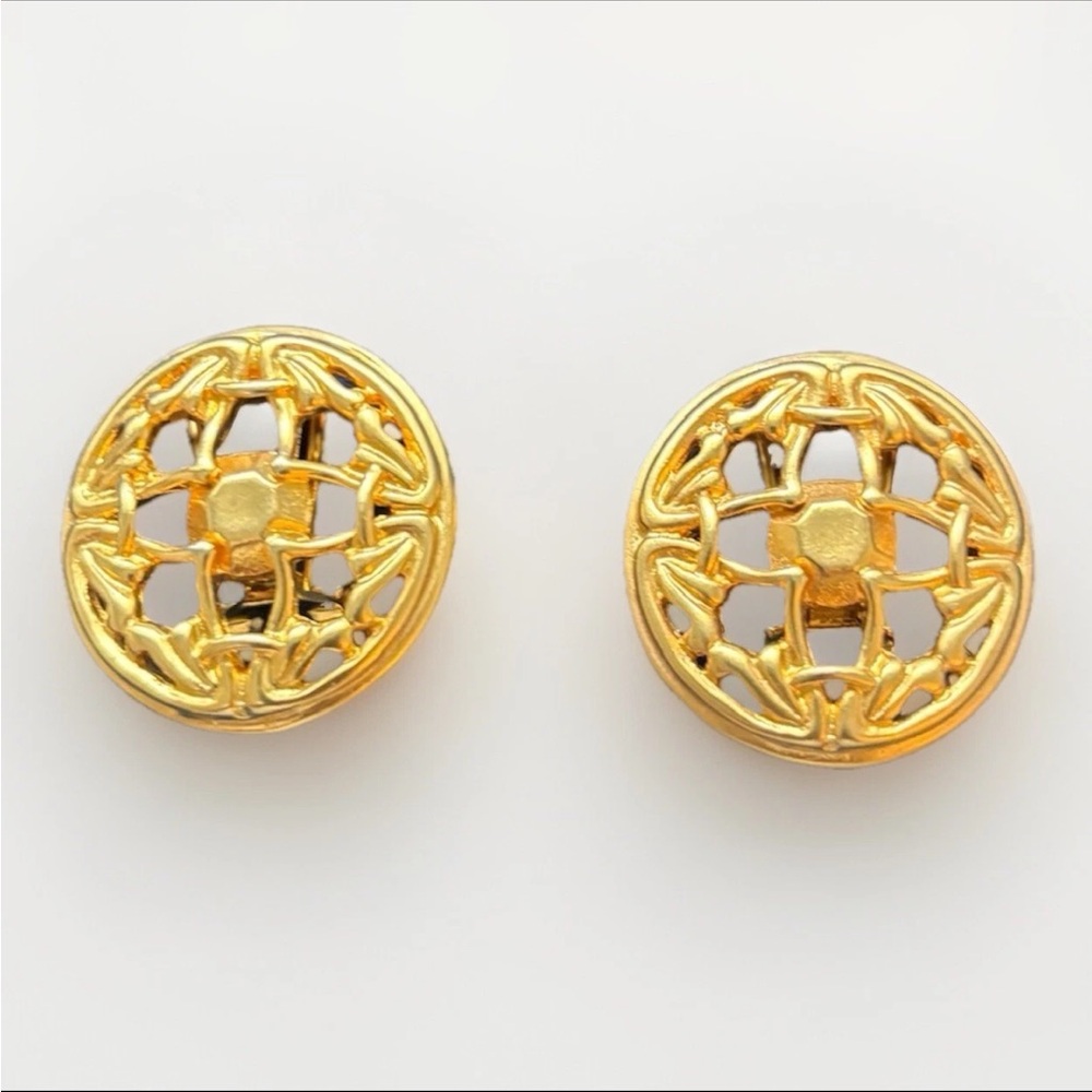 Vintage 90s Goldtone Celtic Cross Clip On Earrings Round